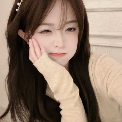 照片里的伴娘